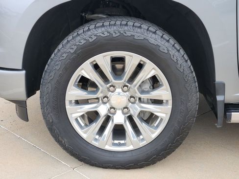 Used 2025 Chevrolet Silverado 1500 High Country image 15