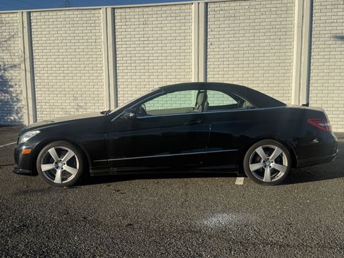 Used 2011 Mercedes-Benz E 550 Cabriolet image 2