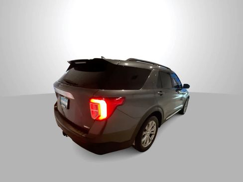 Used 2020 Ford Explorer XLT w/ Equipment Group 202A image 8