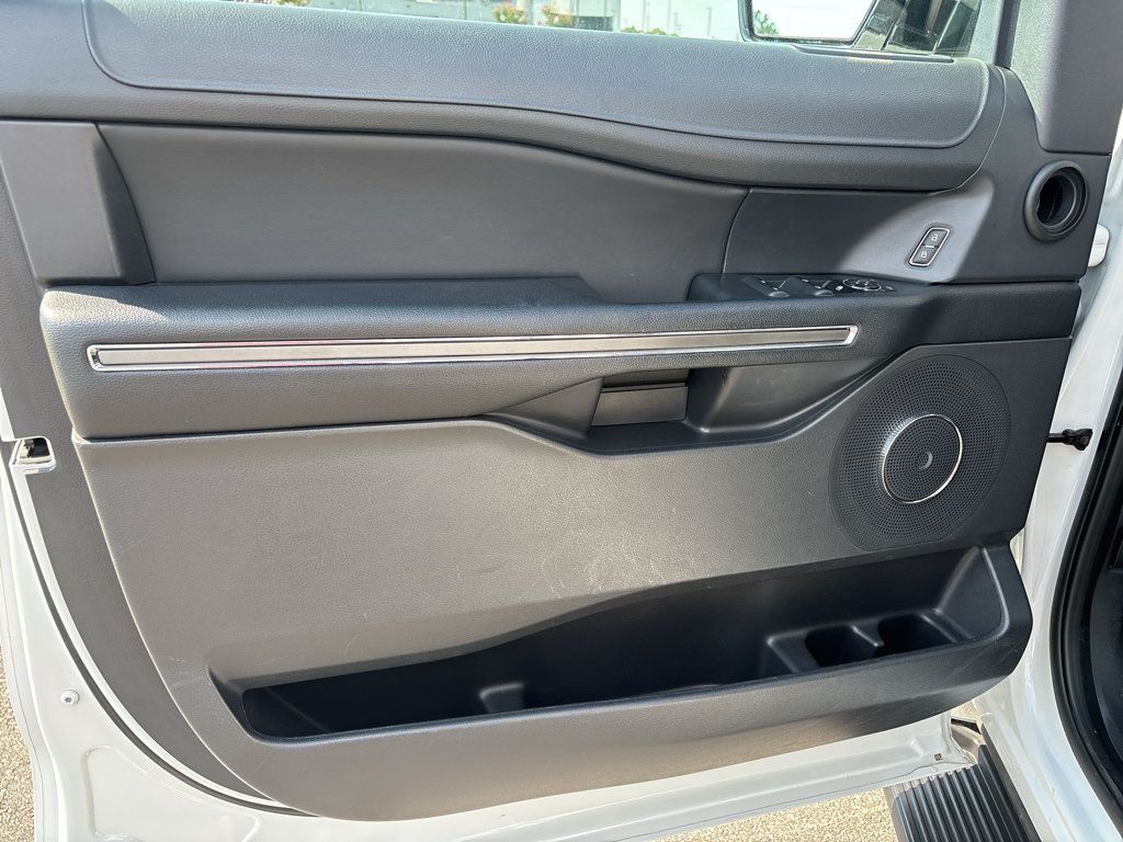 Used 2024 Ford Expedition XLT RWD image 23