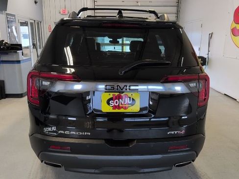 Used 2022 GMC Acadia AT4 w/ GMC Pro Grade Package image 4