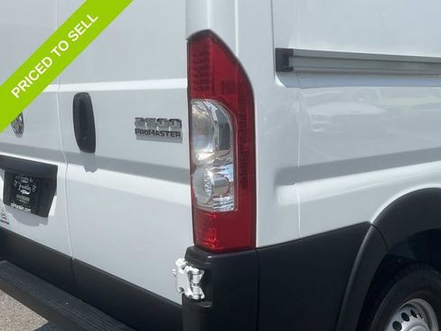 Used 2025 RAM ProMaster 2500 w/ Convenience Group FWD image 10