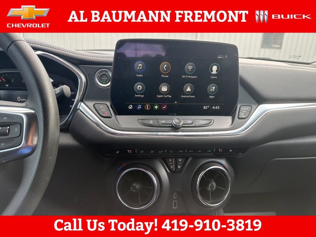 Used 2024 Chevrolet Blazer LT w/ Convenience Package FWD image 17