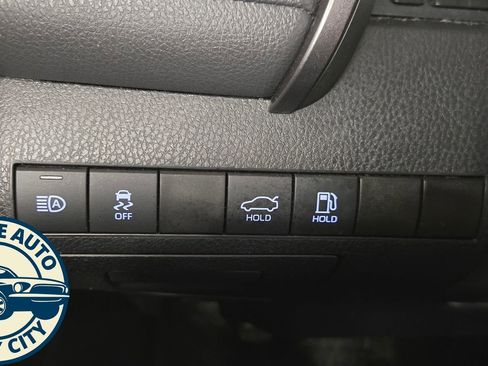 Used 2020 Toyota Camry LE FWD image 21