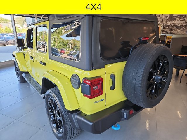 Used 2023 Jeep Wrangler Unlimited Sahara w/ Cold Weather Group AWD/4WD image 4