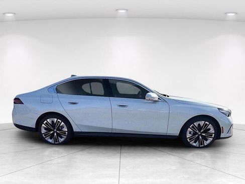 New 2026 BMW 530i xDrive w/ Premium Package AWD/4WD image 3