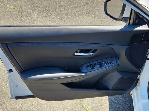 Used 2025 Nissan Sentra SV FWD image 12