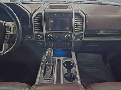 Used 2017 Ford F150 Platinum w/ Equipment Group 701A Luxury AWD/4WD image 19