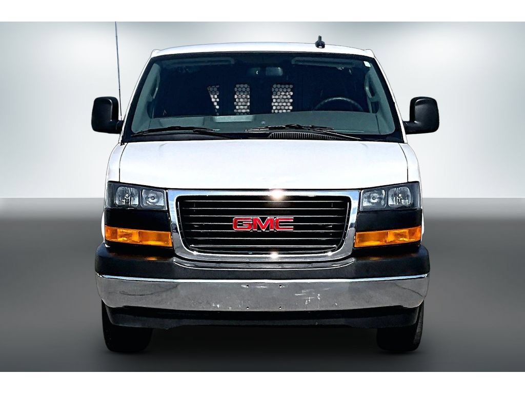 Used 2025 GMC Savana 2500 w/ Driver Convenience Package RWD image 2