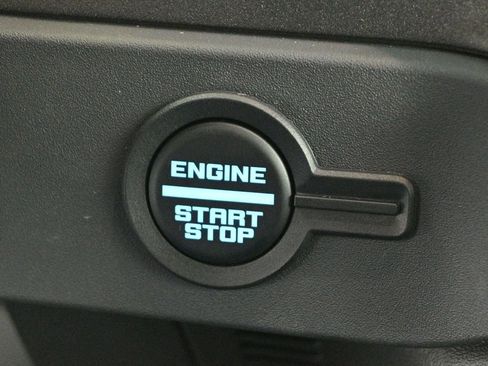 New 2025 Ford Bronco Badlands image 12