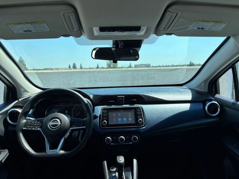 Used 2025 Nissan Versa SV FWD image 31