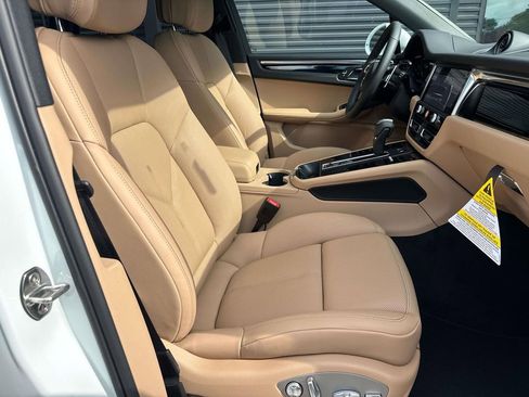 New 2026 Porsche Macan AWD/4WD image 16
