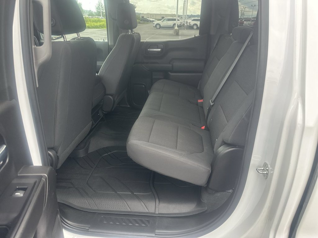 Used 2020 Chevrolet Silverado 1500 Custom w/ Custom Value Package AWD/4WD image 28