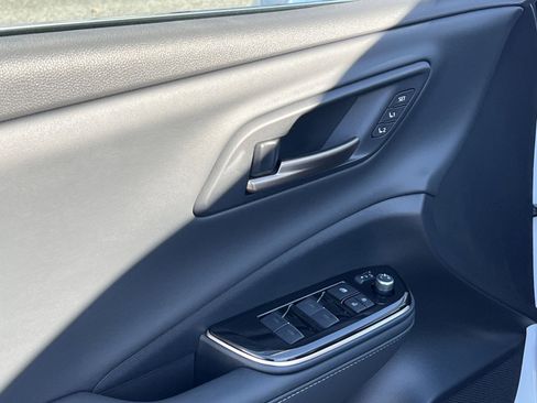 New 2025 Toyota Crown Signia image 10