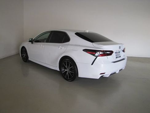 Used 2023 Toyota Camry SE FWD image 23
