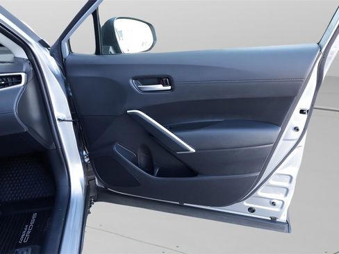 Certified 2023 Toyota Corolla Cross XLE w/ Convenience Package image 17