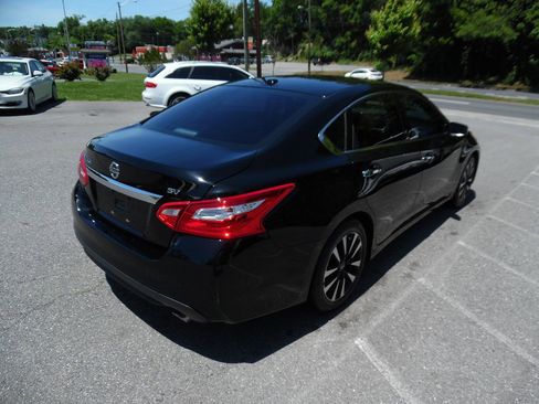 Used 2017 Nissan Altima 2.5 SV FWD image 6