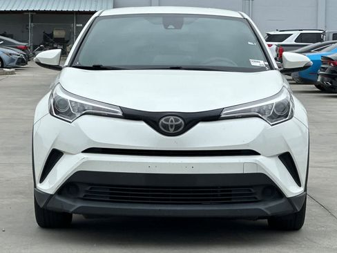 Used 2019 Toyota C-HR LE FWD image 11