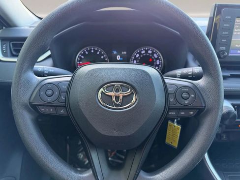 Used 2019 Toyota RAV4 LE w/ Carpet Mat Package image 20