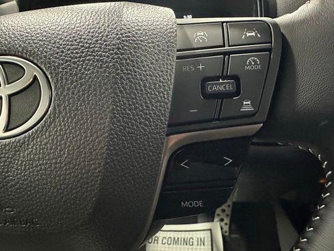 Used 2025 Toyota Camry SE image 20