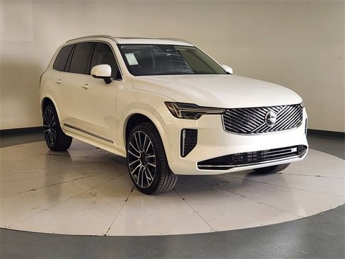 New 2026 Volvo XC90 B6 Plus w/ Protection Package Premier image 7