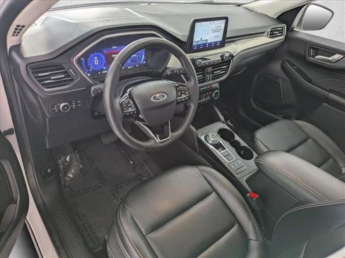 Used 2022 Ford Escape Titanium w/ Class II Trailer Tow Package image 10