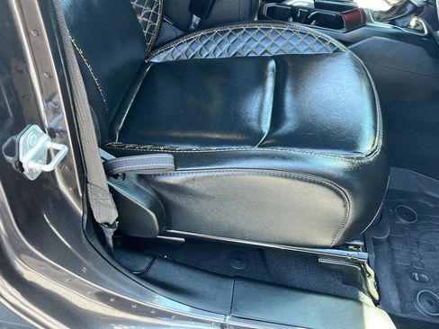 Used 2021 Jeep Wrangler Unlimited Sahara AWD/4WD image 27