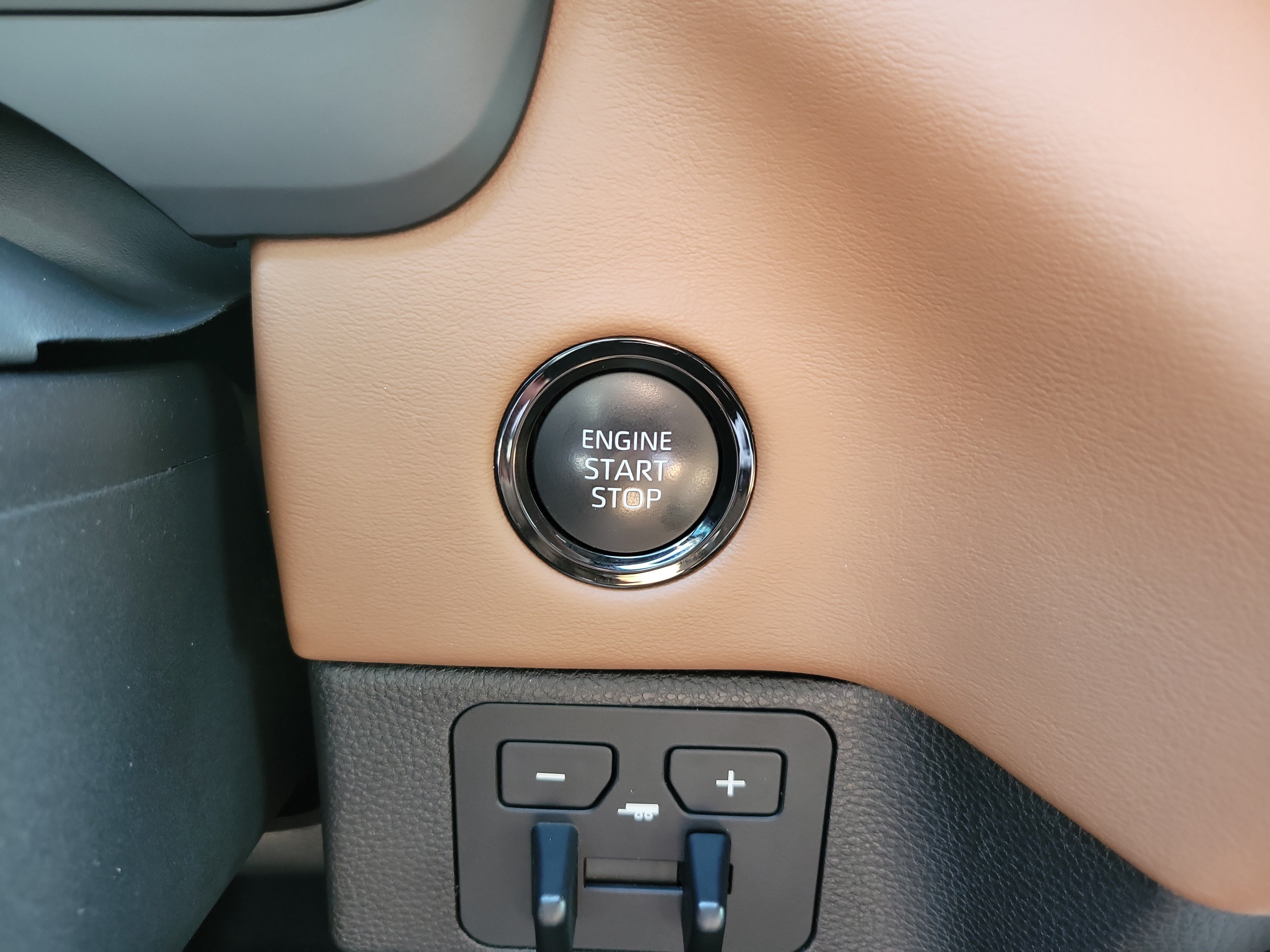 Used 2025 Toyota Tundra 1794 Edition AWD/4WD image 32