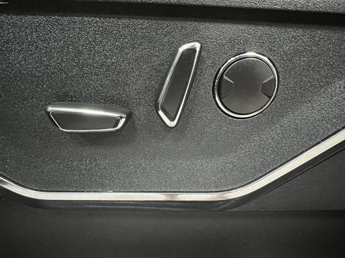 Used 2022 Ford F150 Lariat w/ Equipment Group 502A High image 23