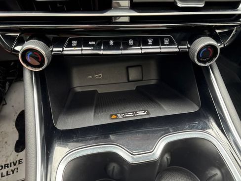 Used 2026 Chevrolet Traverse RS w/ LPO, Floor Liner Package AWD/4WD image 18