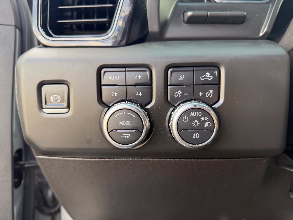 Used 2025 GMC Sierra 2500 AT4 w/ AT4 Premium Plus Package AWD/4WD image 20