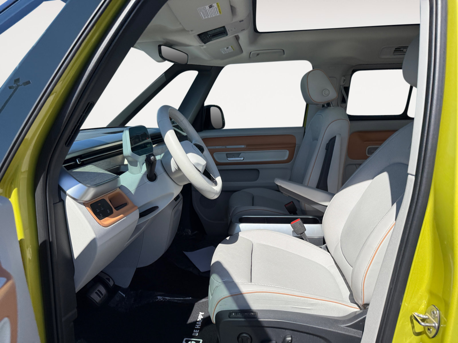 Certified 2025 Volkswagen ID. Buzz 1st Edition w/ Cupholders Package RWD image 10
