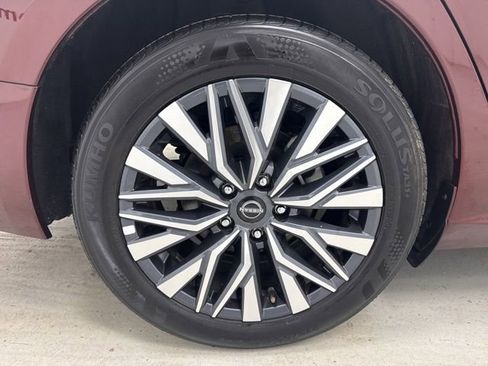 Used 2025 Nissan Altima 2.5 SV image 30