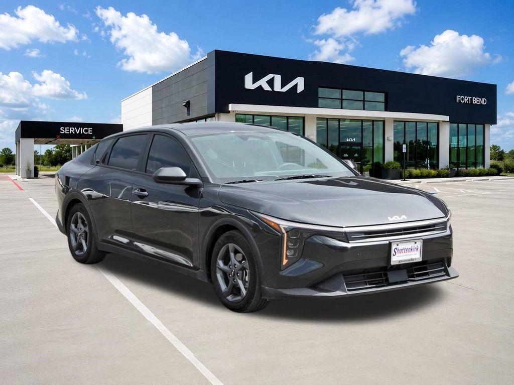 Used 2025 Kia K4 FWD image 3