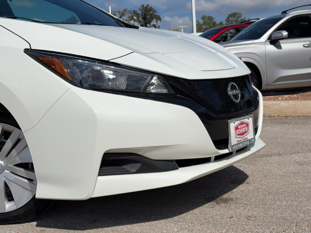 Used 2025 Nissan Leaf S FWD image 3