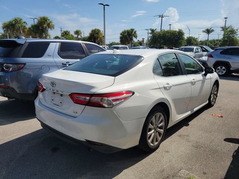 Used 2019 Toyota Camry LE FWD image 6