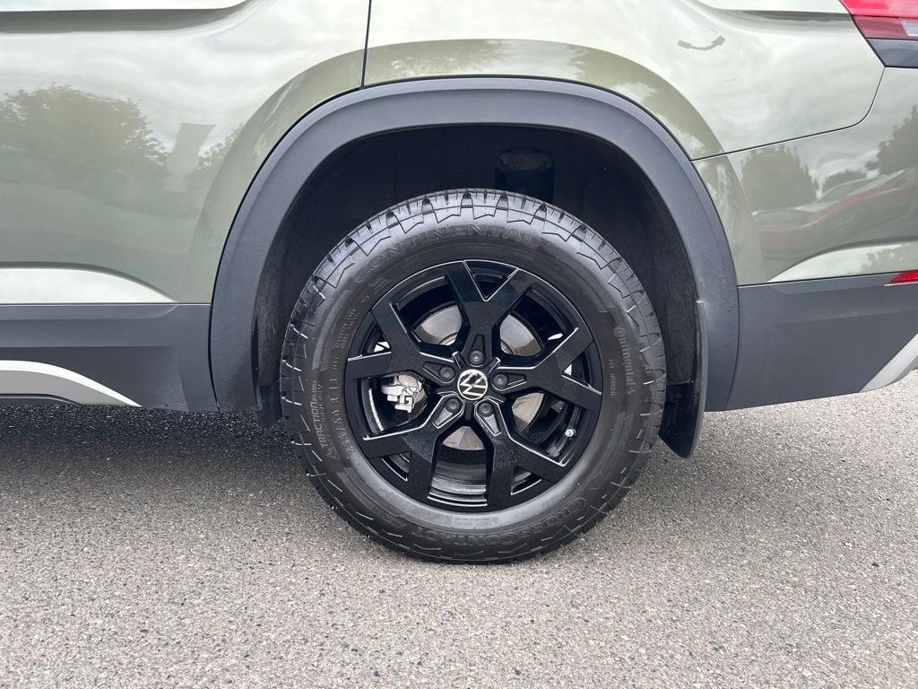 Certified 2024 Volkswagen Atlas Peak Edition SE AWD/4WD image 4