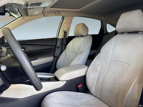 Certified 2025 Honda Accord SE image 5