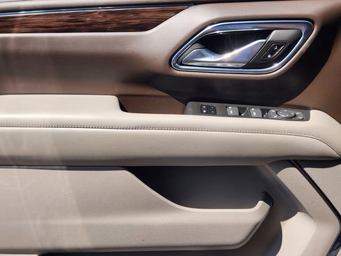 Used 2023 Chevrolet Tahoe Z71 w/ Luxury Package image 21