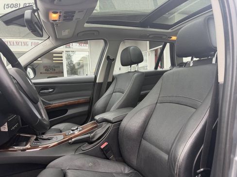 Used 2011 BMW 328i xDrive Wagon AWD/4WD image 16
