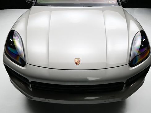 Used 2021 Porsche Cayenne S image 39