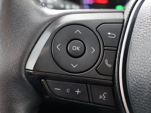 Used 2022 Toyota RAV4 XLE Premium AWD/4WD image 11