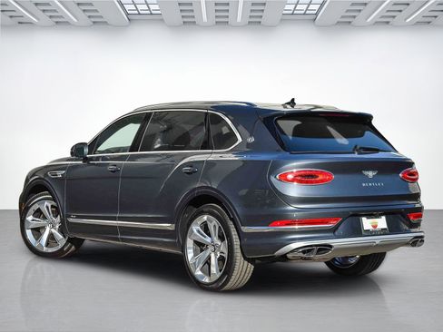 New 2025 Bentley Bentayga Extended Wheelbase image 3