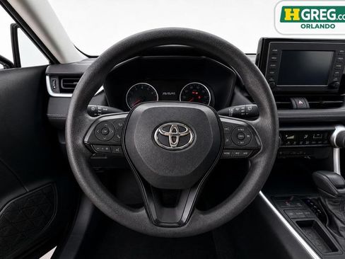 Used 2022 Toyota RAV4 LE FWD image 11