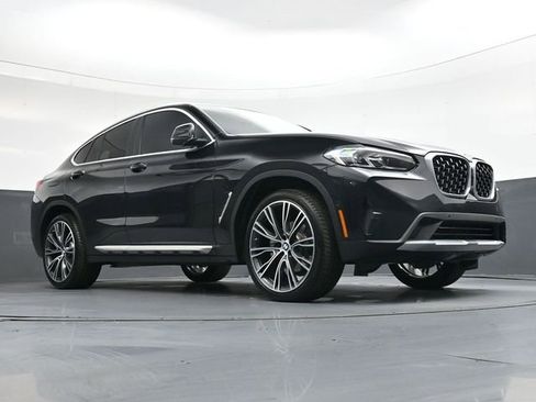 Used 2025 BMW X4 xDrive30i w/ Premium Package image 29