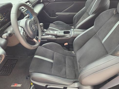 Used 2024 Toyota GR86 Premium RWD image 13