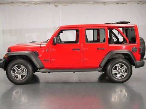 Used 2022 Jeep Wrangler Unlimited Sport w/ Sun And Sound Package AWD/4WD image 2
