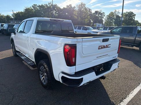 Used 2023 GMC Sierra 1500 AT4 w/ Technology Package AWD/4WD image 4