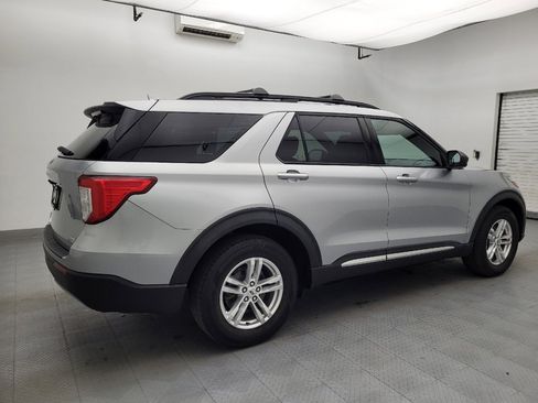 Used 2020 Ford Explorer XLT w/ Equipment Group 202A AWD/4WD image 10