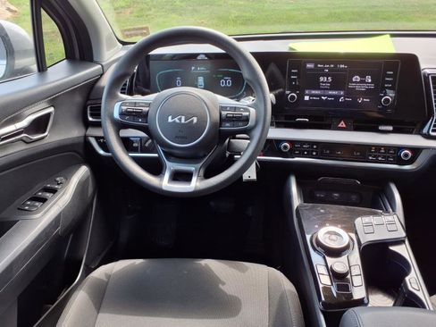 Certified 2023 Kia Sportage LX image 8